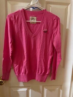 Hollister V-Neck Sweater in Bright Pink